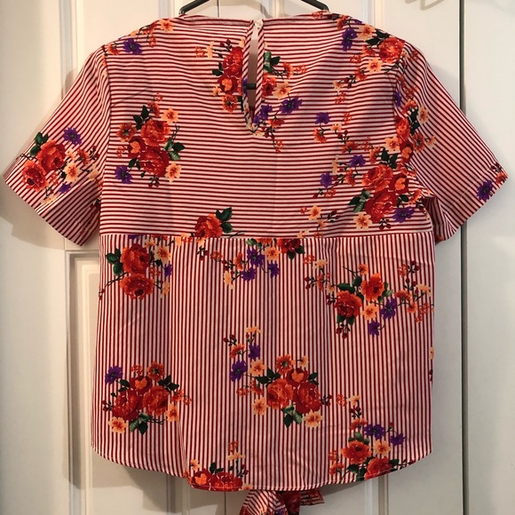 Floral Red Top - Picture 2 of 4